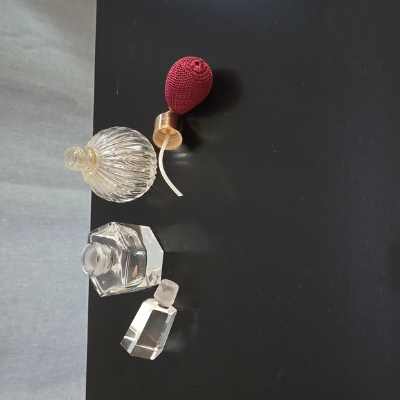 Vintage Glass Perfume Bottle Set with Atomizer - Picture 2 of 2